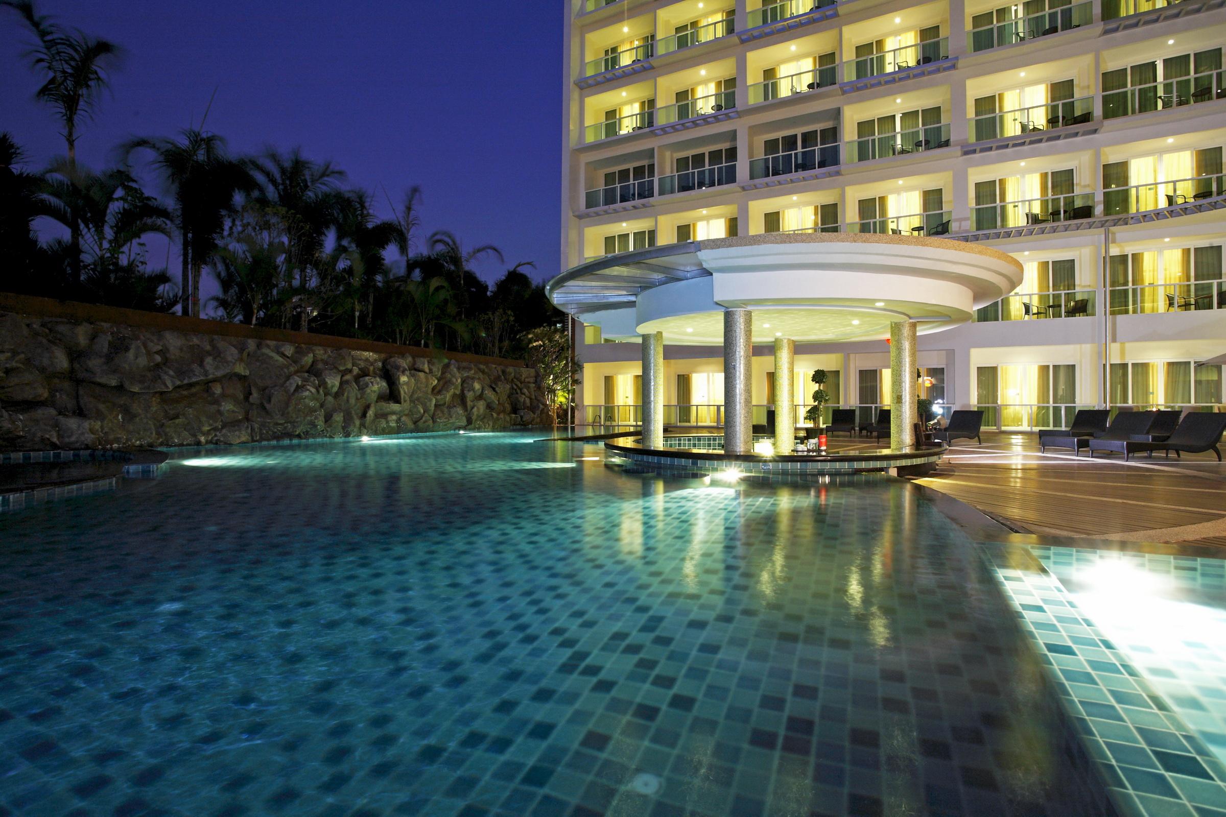 Centara Nova Hotel Pattaya Exterior photo